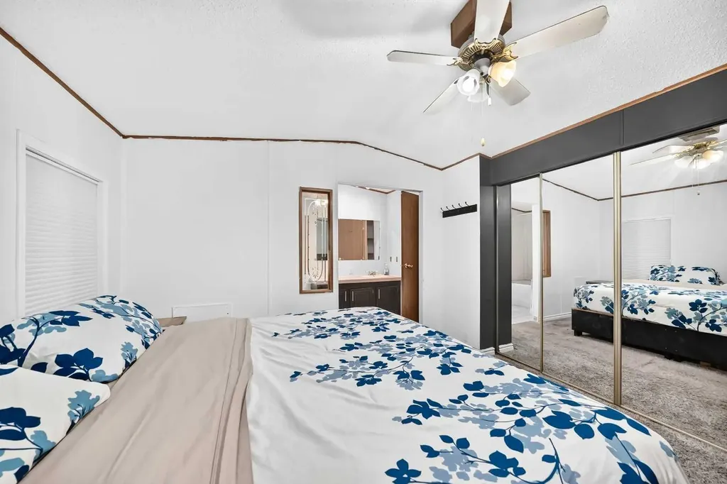 3223 83 Street NW Calgary AB T3B 5P1