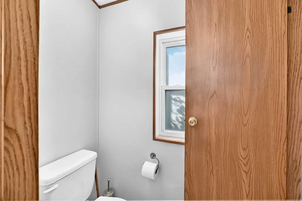 3223 83 Street NW Calgary AB T3B 5P1