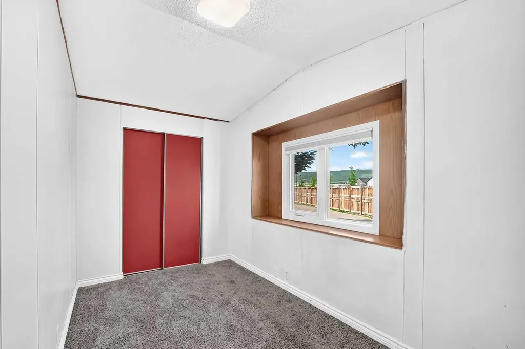 3223 83 Street NW Calgary AB T3B 5P1