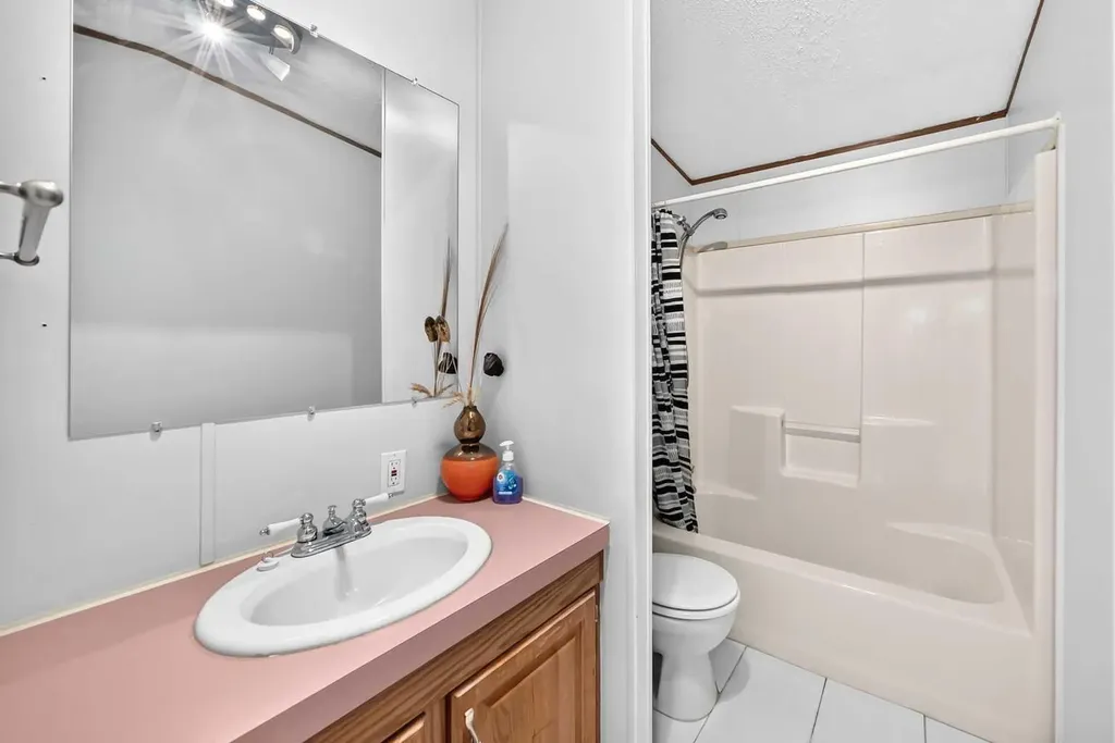 3223 83 Street NW Calgary AB T3B 5P1