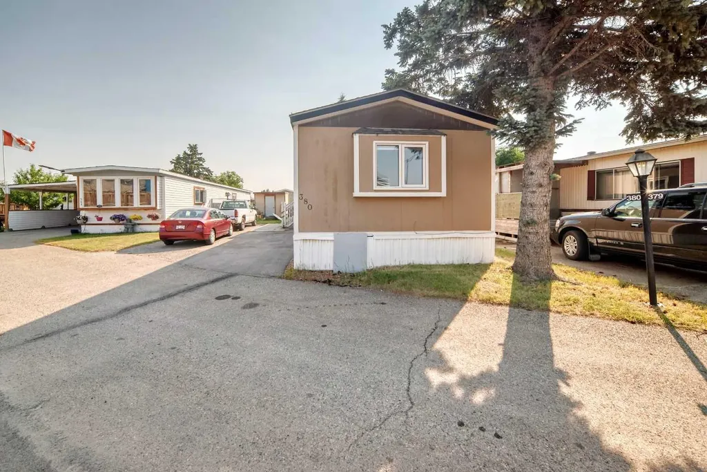 3223 83 Street NW Calgary AB T3B 5P1