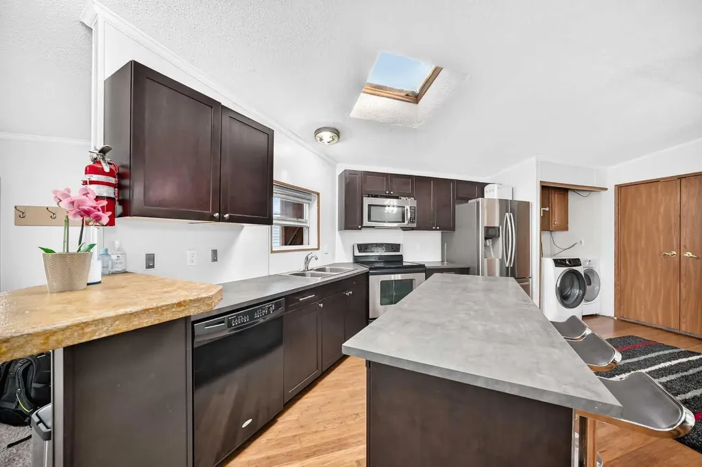 3223 83 Street NW Calgary AB T3B 5P1