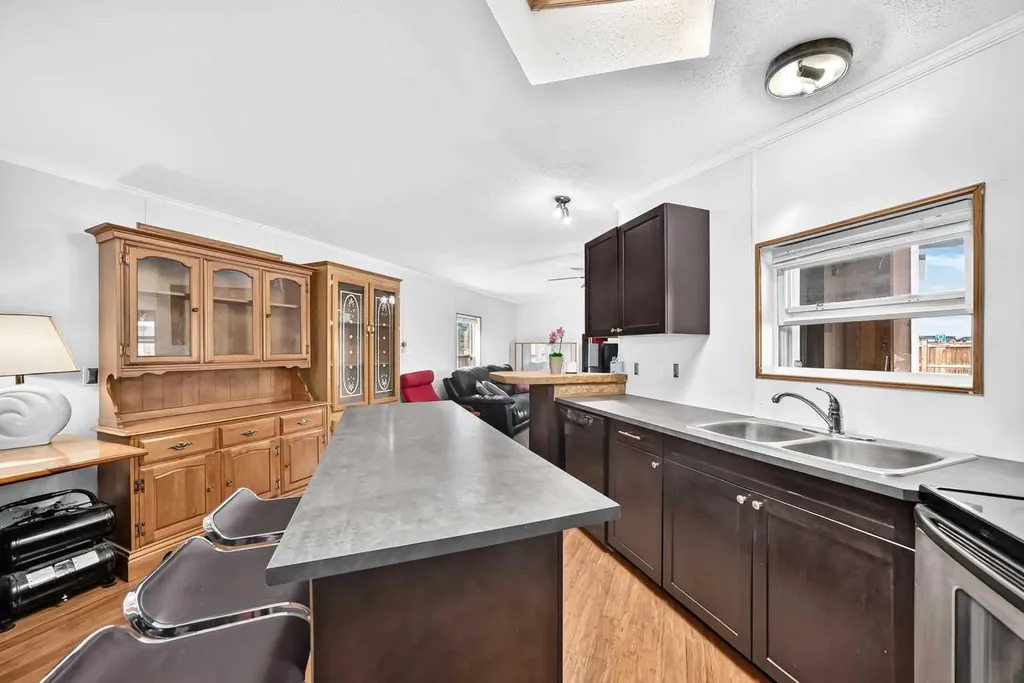 3223 83 Street NW Calgary AB T3B 5P1