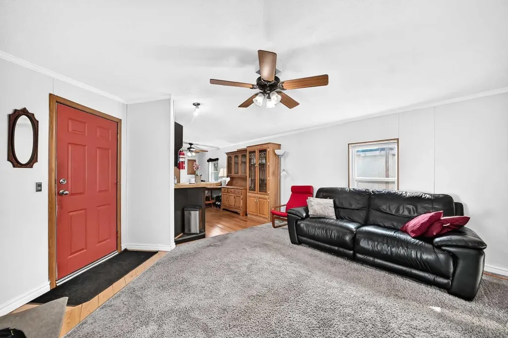 3223 83 Street NW Calgary AB T3B 5P1