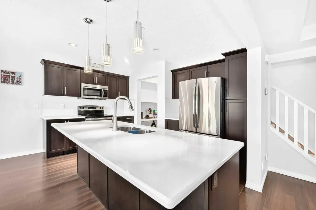 141 Shoreline Vista Chestermere AB T1X 0T3
