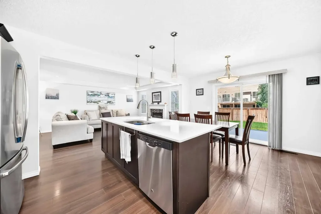 141 Shoreline Vista Chestermere AB T1X 0T3