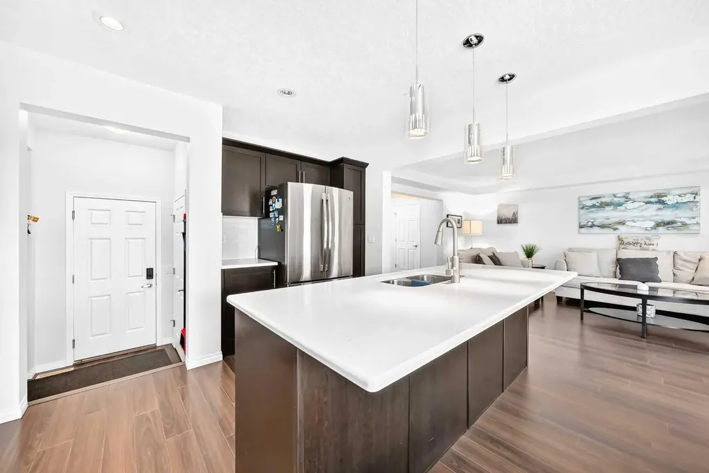 141 Shoreline Vista Chestermere AB T1X 0T3