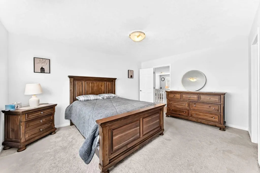 141 Shoreline Vista Chestermere AB T1X 0T3