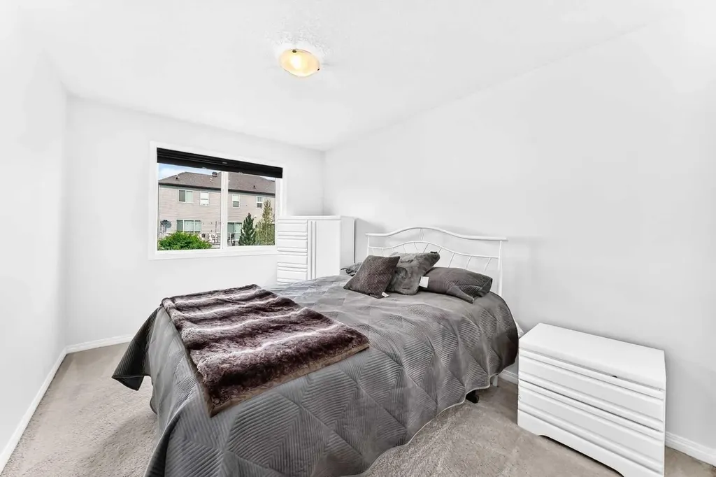 141 Shoreline Vista Chestermere AB T1X 0T3