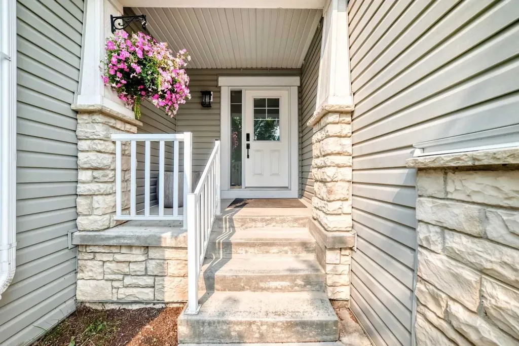 141 Shoreline Vista Chestermere AB T1X 0T3