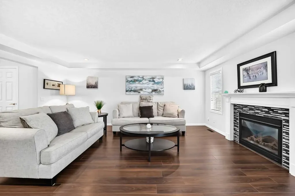 141 Shoreline Vista Chestermere AB T1X 0T3