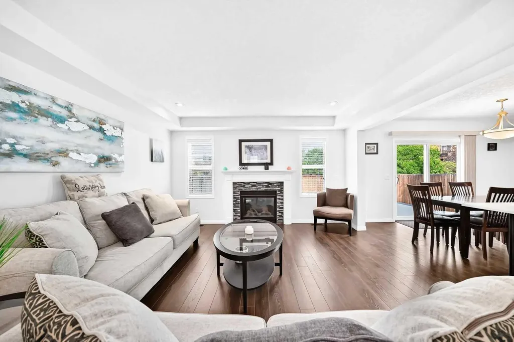 141 Shoreline Vista Chestermere AB T1X 0T3