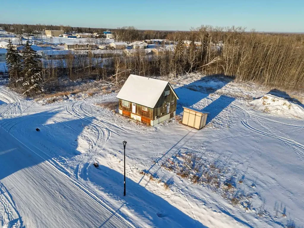 4714 43 Avenue Fort Vermilion AB T0H 1N0