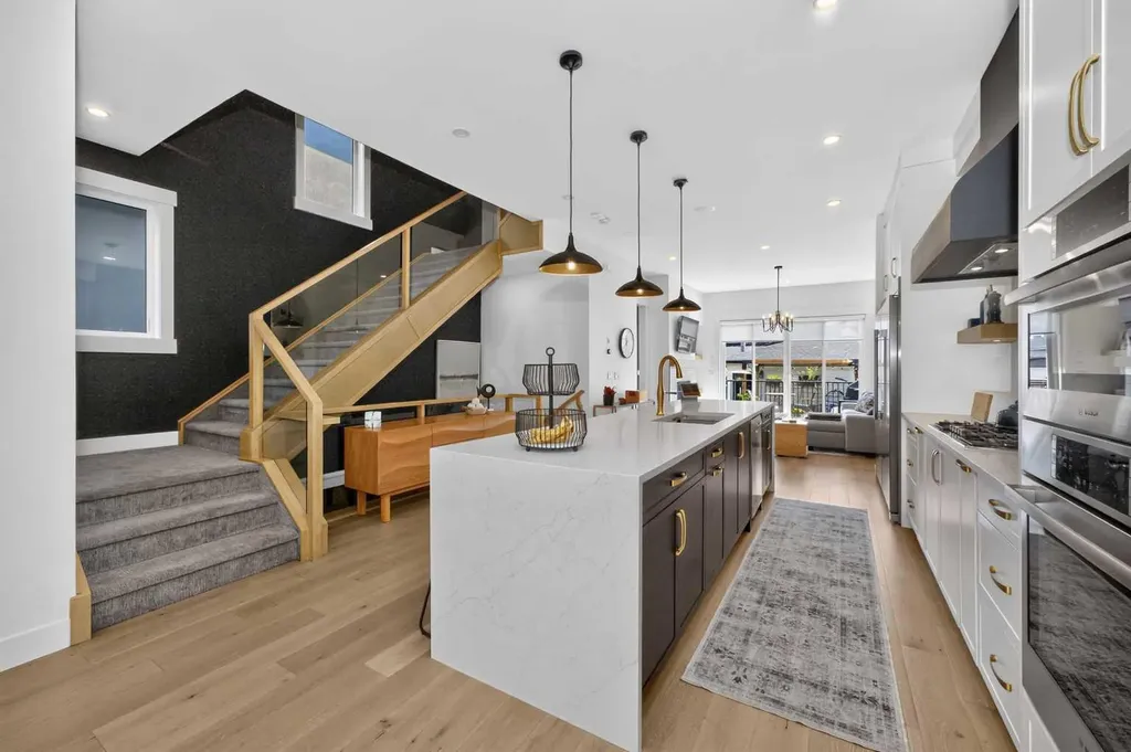 2430 26 Street SW Calgary AB T3E2A7