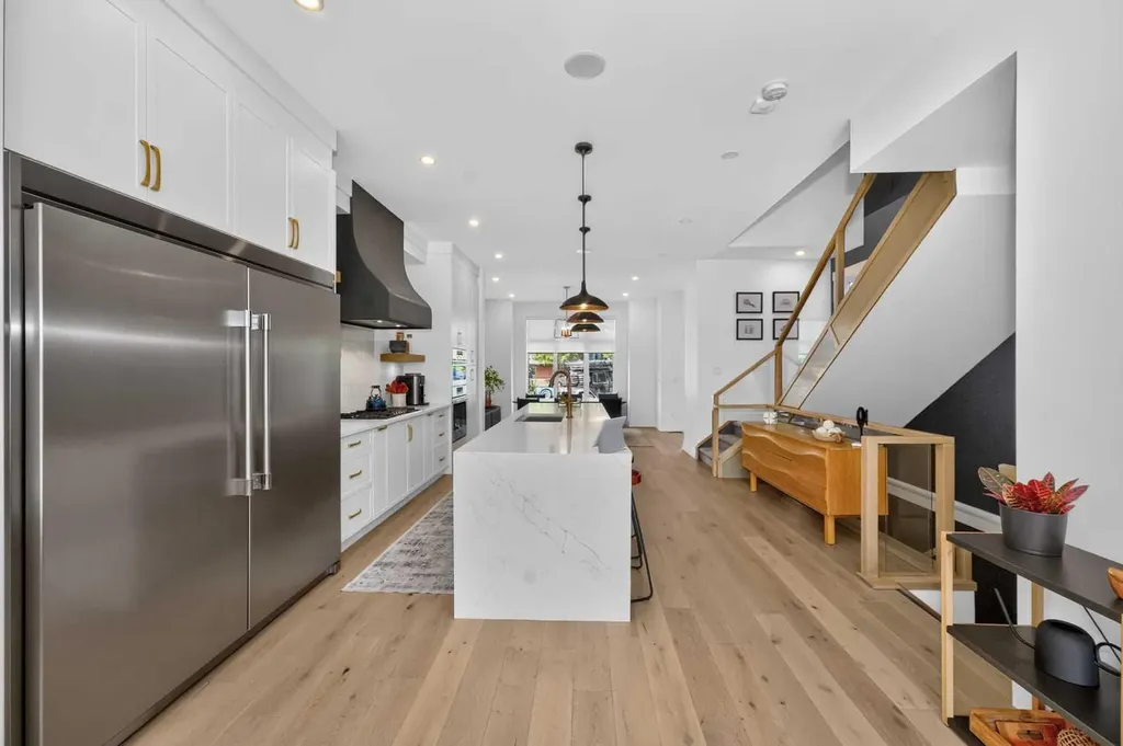 2430 26 Street SW Calgary AB T3E2A7