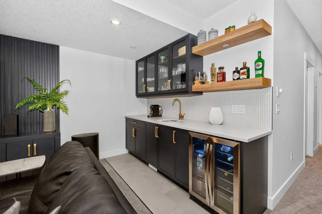 2430 26 Street SW Calgary AB T3E2A7