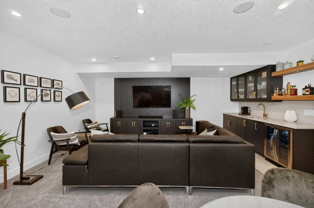 2430 26 Street SW Calgary AB T3E2A7