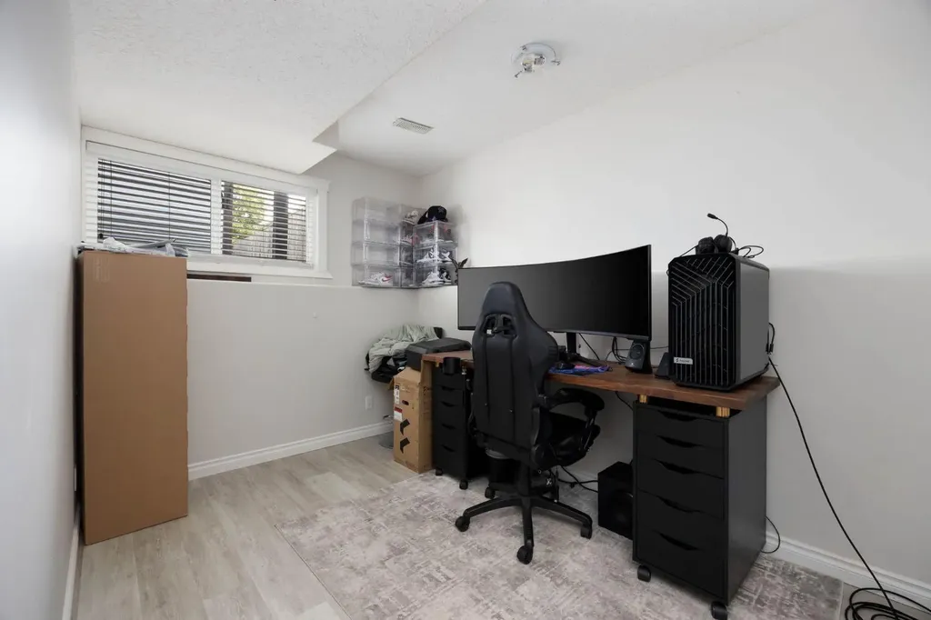 136 Parry Crescent Fort Mcmurray AB t9k 0a4