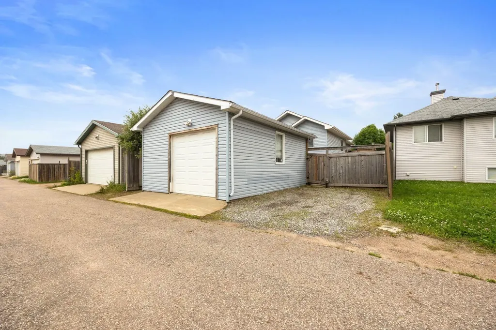 136 Parry Crescent Fort Mcmurray AB t9k 0a4