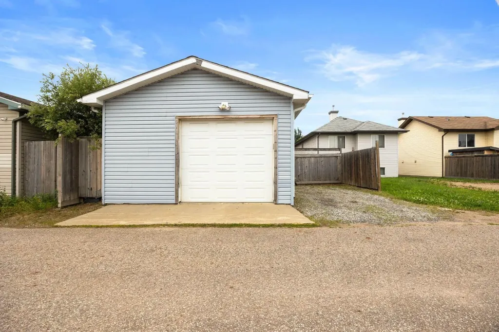 136 Parry Crescent Fort Mcmurray AB t9k 0a4