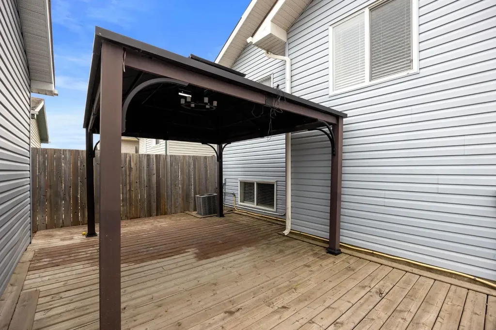 136 Parry Crescent Fort Mcmurray AB t9k 0a4