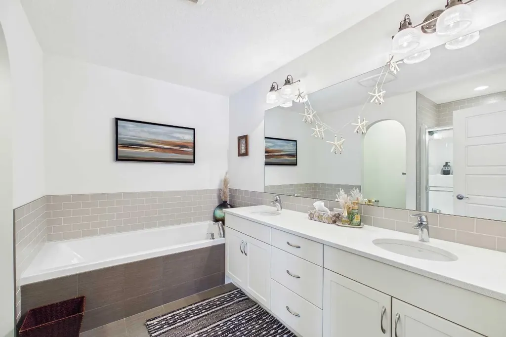 25 Evansglen Mews NW Calgary AB T3P 0P1