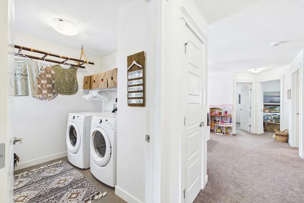 25 Evansglen Mews NW Calgary AB T3P 0P1