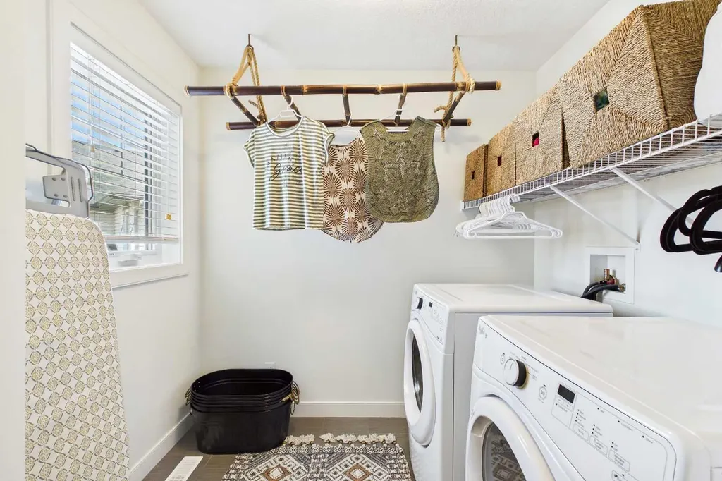 25 Evansglen Mews NW Calgary AB T3P 0P1