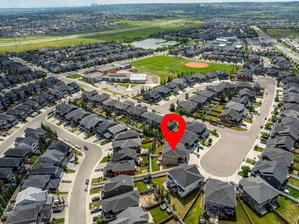 25 Evansglen Mews NW Calgary AB T3P 0P1