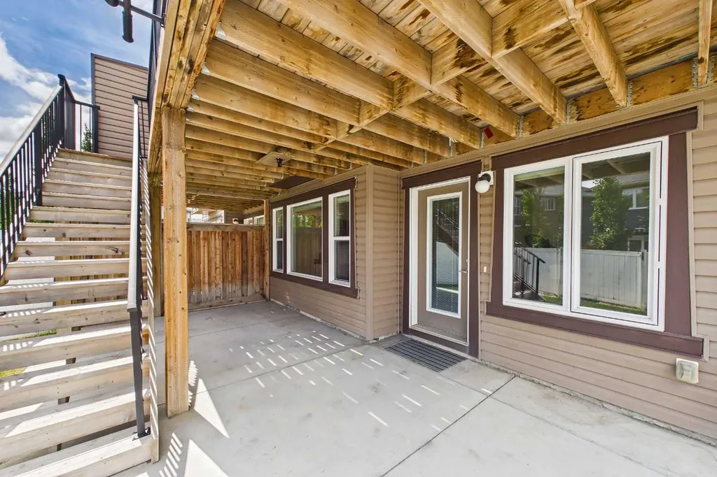 25 Evansglen Mews NW Calgary AB T3P 0P1