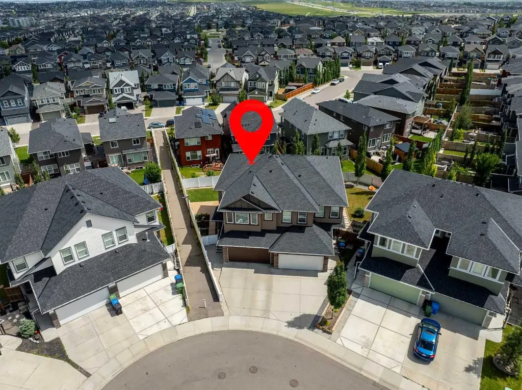 25 Evansglen Mews NW Calgary AB T3P 0P1