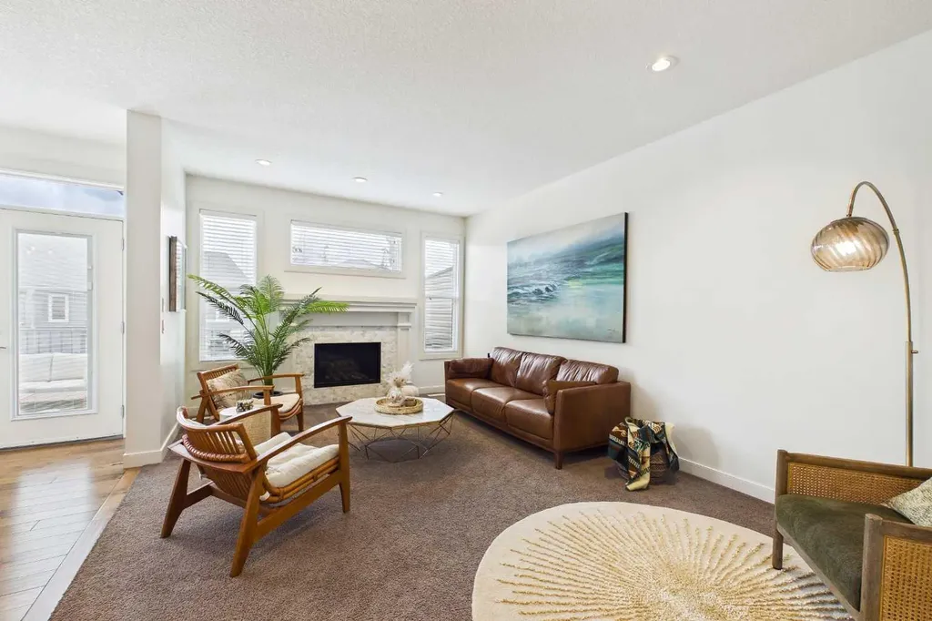 25 Evansglen Mews NW Calgary AB T3P 0P1
