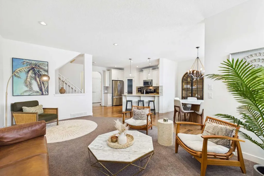 25 Evansglen Mews NW Calgary AB T3P 0P1