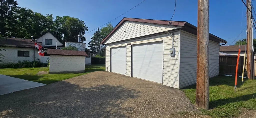 4902 52 Street Lacombe AB T4L1J8