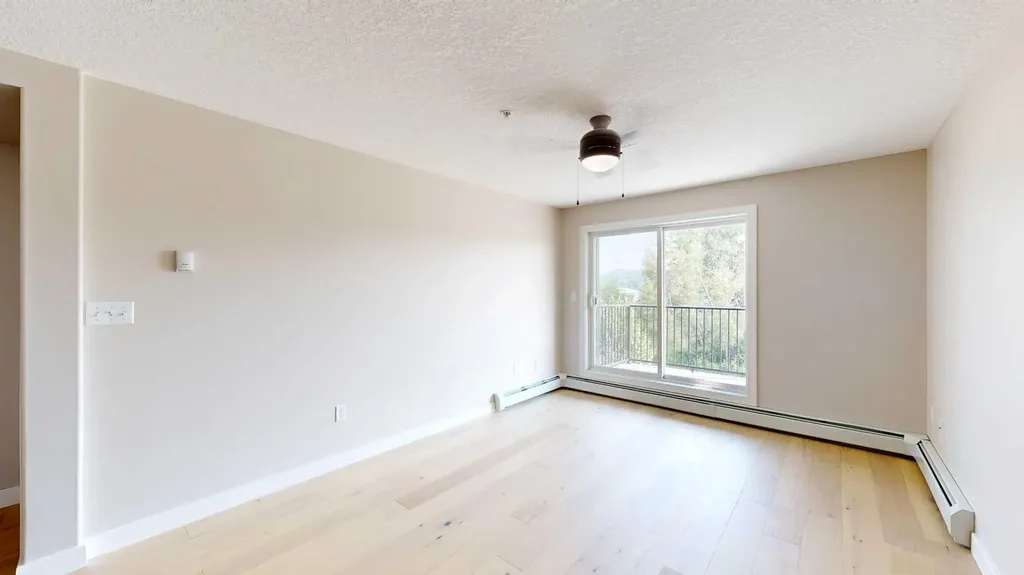 4502 52 Avenue Whitecourt AB T7S 0C7