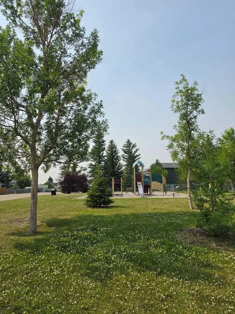 335 Covington Bay NE Calgary AB T3K4G1