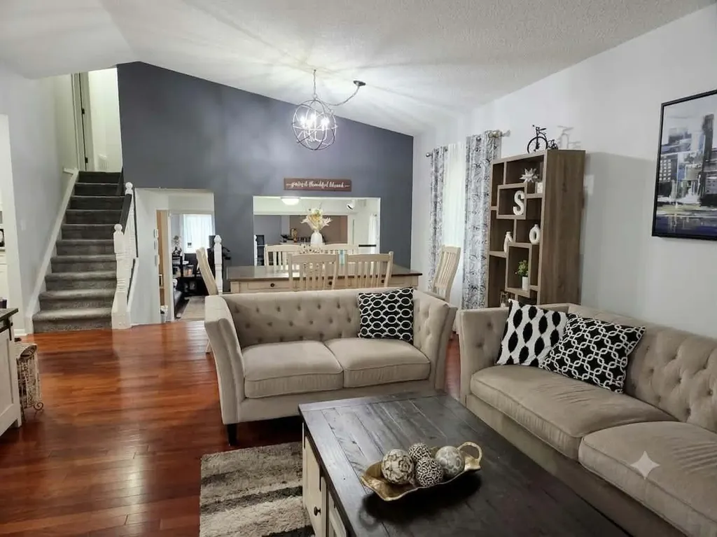 335 Covington Bay NE Calgary AB T3K4G1