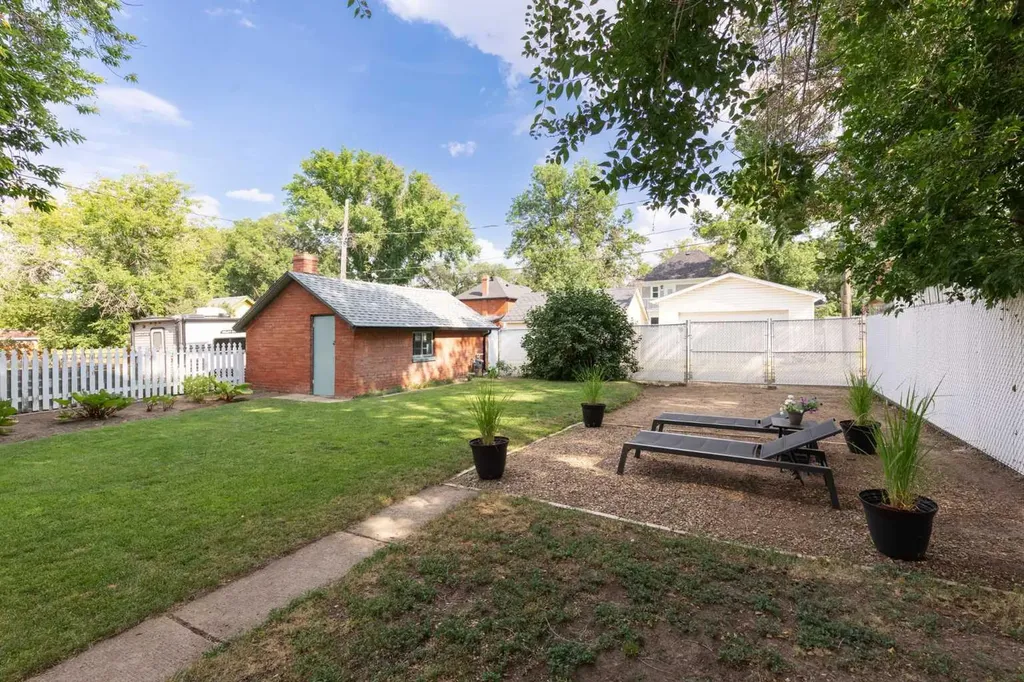 543 Cambridge Street SE Medicine Hat AB T1A0T3