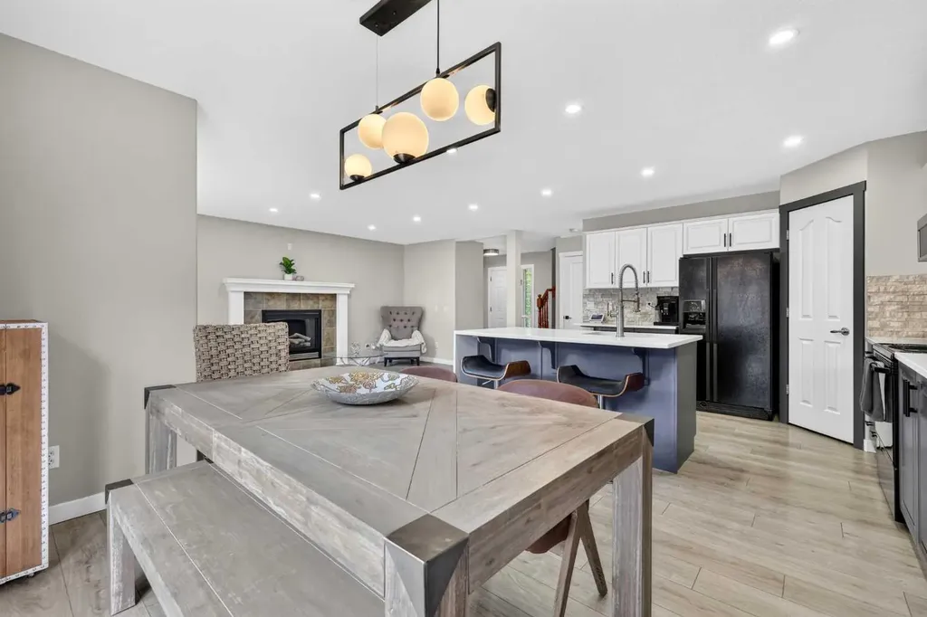 261 Panamount Hill NW Calgary AB T3K 5M3