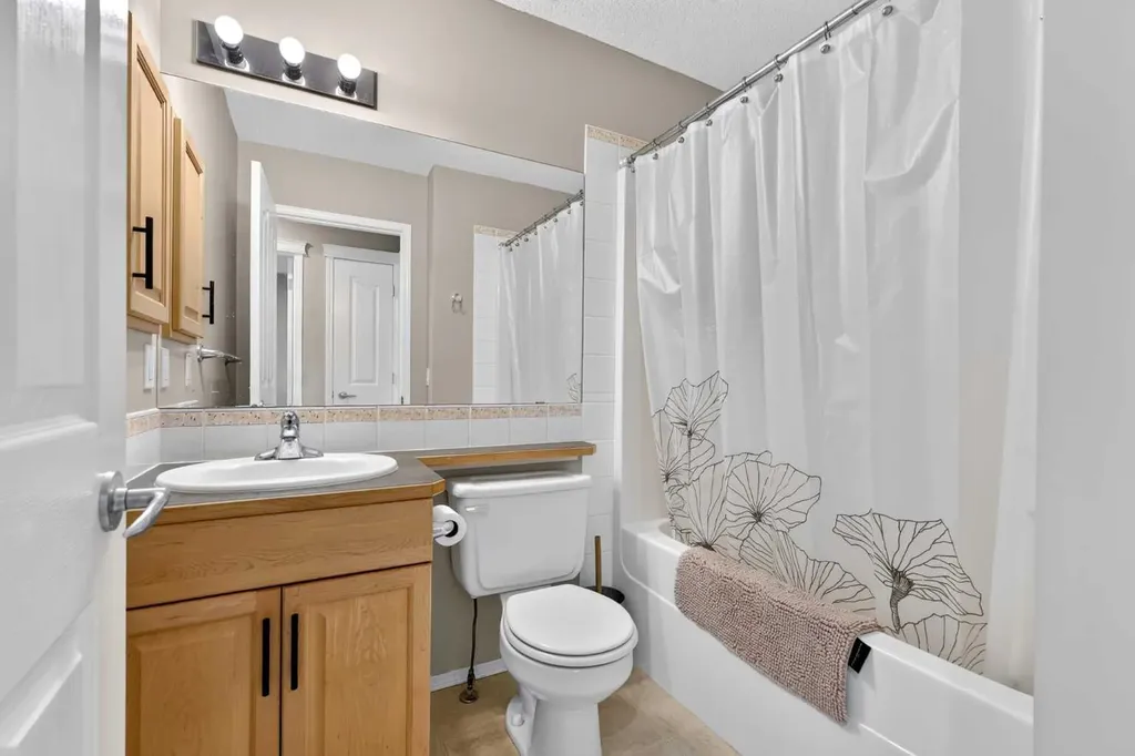 261 Panamount Hill NW Calgary AB T3K 5M3