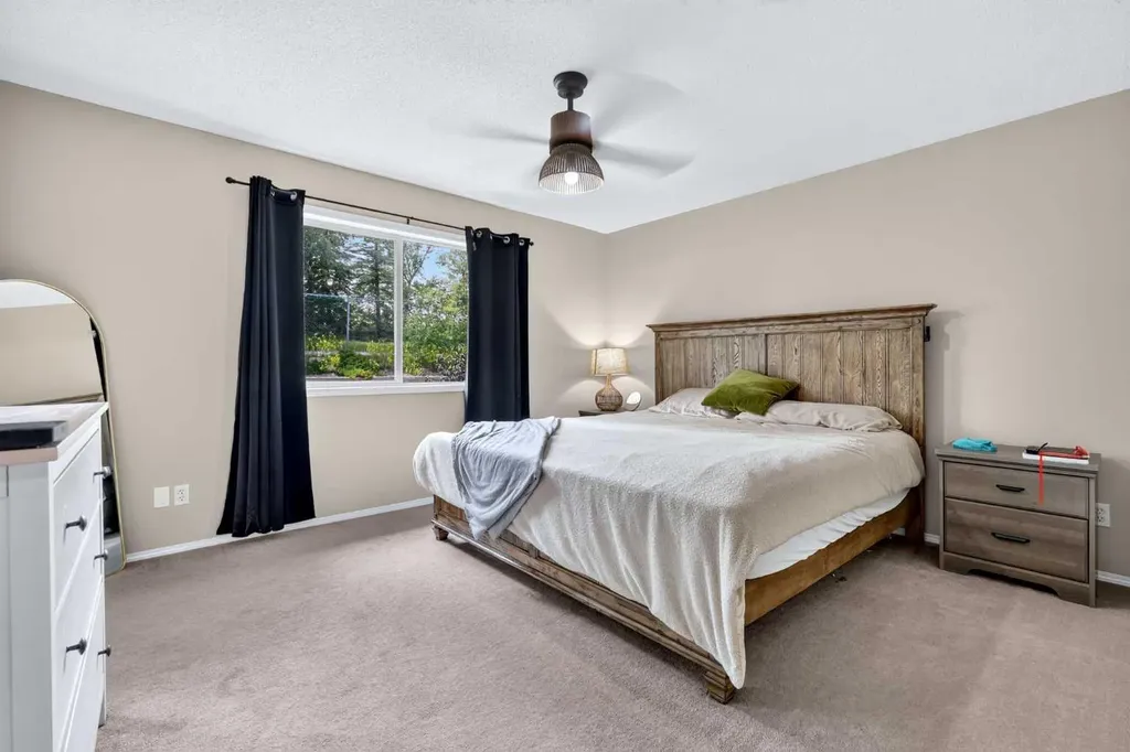 261 Panamount Hill NW Calgary AB T3K 5M3