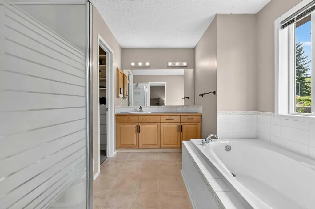 261 Panamount Hill NW Calgary AB T3K 5M3