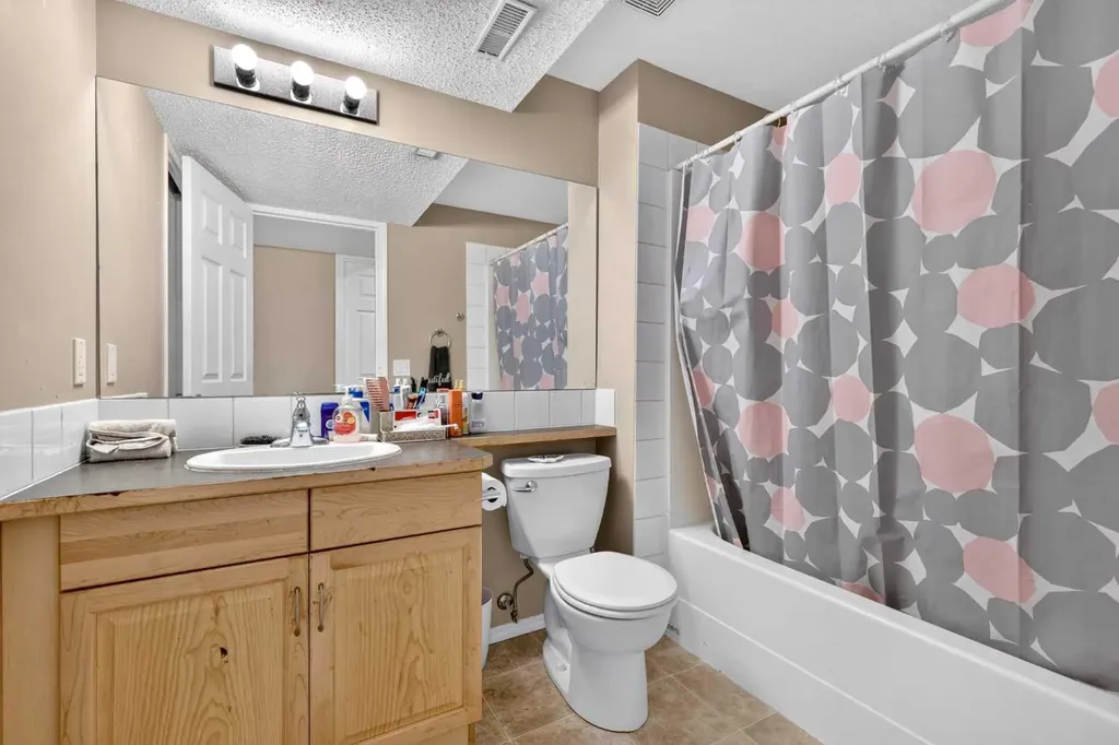 261 Panamount Hill NW Calgary AB T3K 5M3