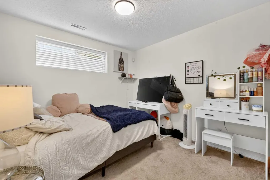 261 Panamount Hill NW Calgary AB T3K 5M3