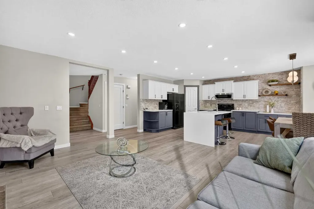 261 Panamount Hill NW Calgary AB T3K 5M3
