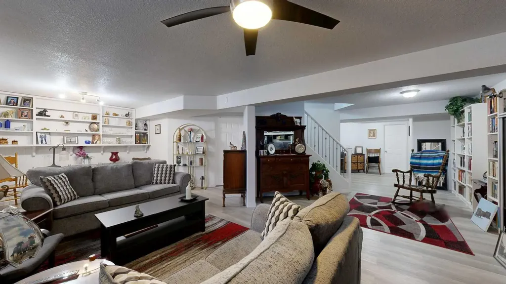 27 Patterson Place Whitecourt AB T7S 1W5
