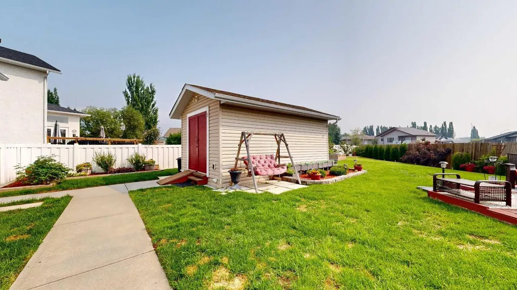 27 Patterson Place Whitecourt AB T7S 1W5