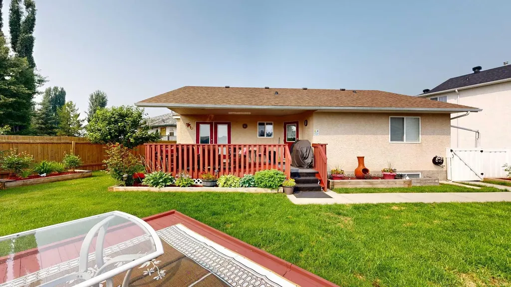 27 Patterson Place Whitecourt AB T7S 1W5
