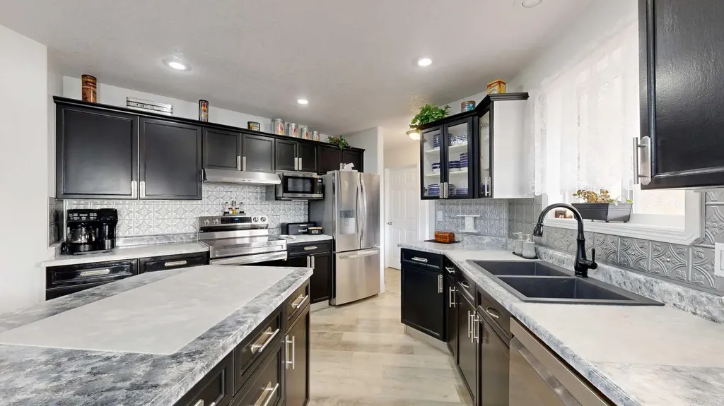 27 Patterson Place Whitecourt AB T7S 1W5