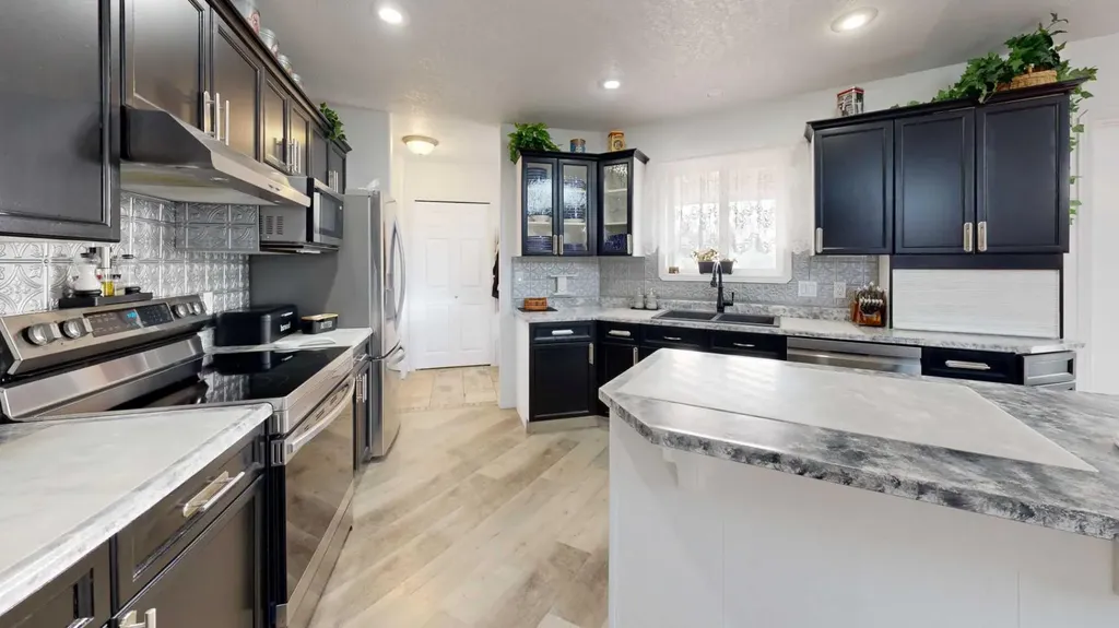 27 Patterson Place Whitecourt AB T7S 1W5